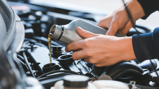 El Corazón Líquido de tu Motor: Entendiendo los Tipos de Aceite y su Importancia Vital